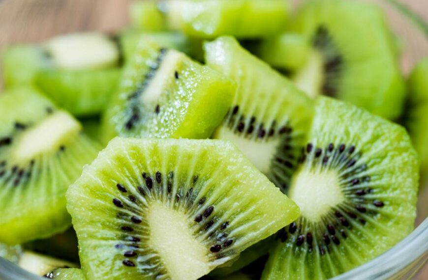 Health Advantages of Including Kiwi in Your Regular Diet